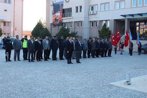 KAYMAKAMIMIZ “10 KASIM ATATÜRK'Ü ANMA” ÇELENK SUNMA TÖRENİNE KATILDI