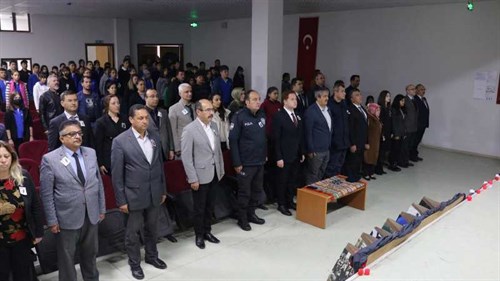 İLÇEMİZDE “10 KASIM ATATÜRK’Ü ANMA” PROGRAMI KAYMAKAMIMIZIN KATILIMIYLA GERÇEKLEŞTİRİLDİ